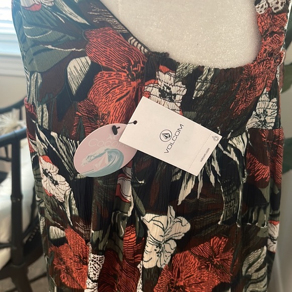 VOLCOM Tank Top - Picture 3 of 6